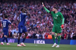 Gianluigi Donnarumma yang tampil solid di bawah mistar PSG.