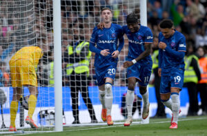 Selebrasi-Gol-penalti-Cole-Palmer