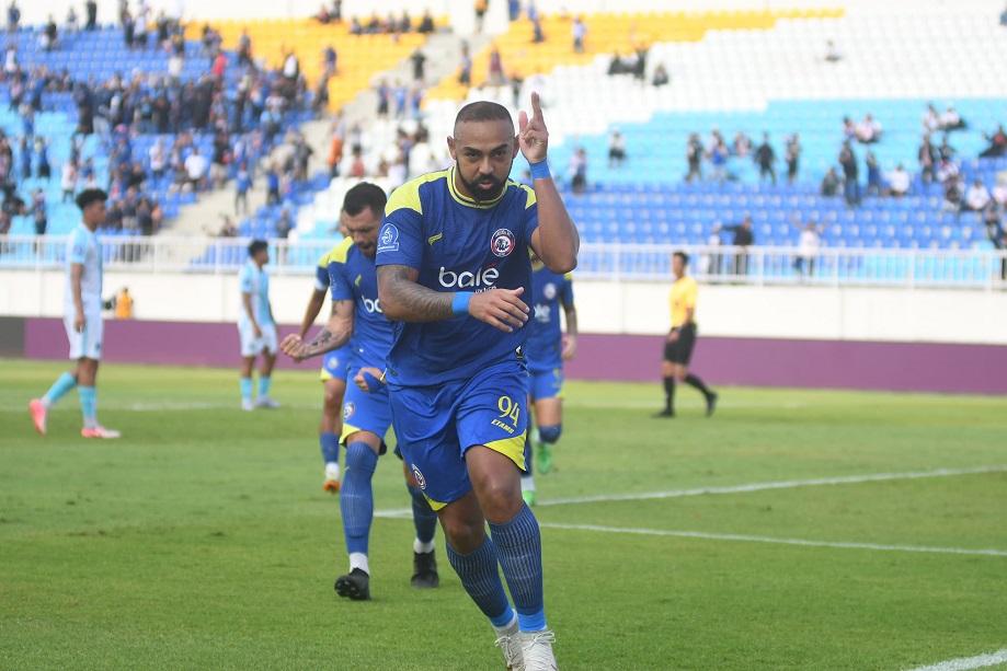 Kembali Bermain di Kanjuruhan, Arema FC Taklukkan PSBS Biak di BRI Super League 2025/2026
