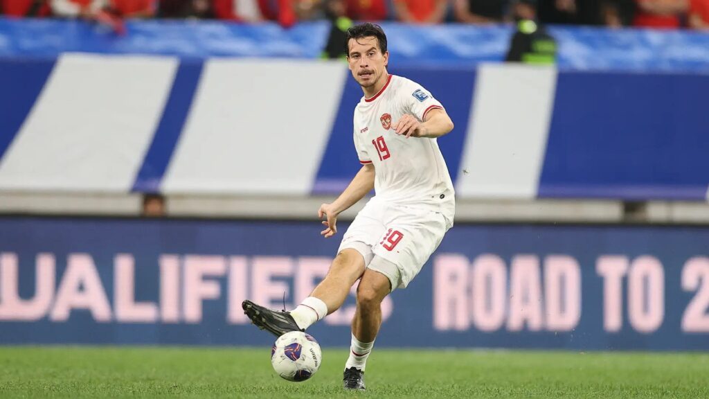 Thom Haye tampil membela timnas indonesia