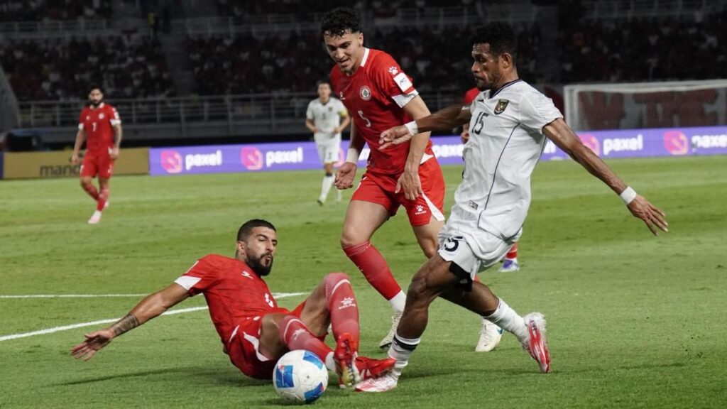 R Kambuaya dihadang para pemain Lebanon