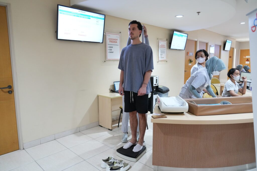 Thom Haye medical Chekup di Jakarta sebelum bergabung Persib Bandung